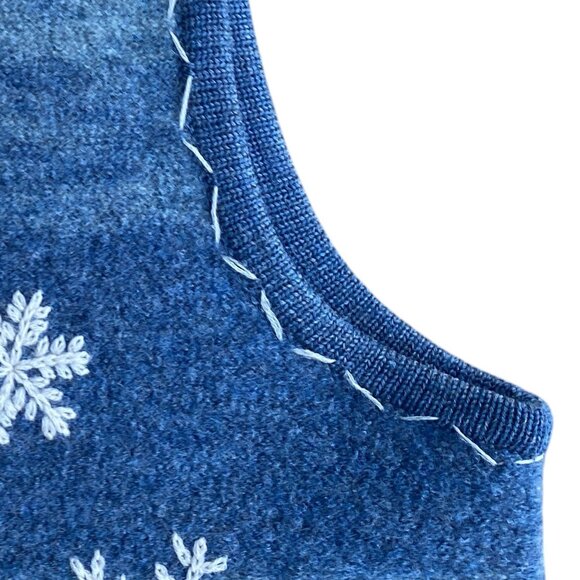 Vintage Woolrich Wool Embroidered Snowflake Sweater Vest Sz XL Blue Stripe - Picture 3 of 15